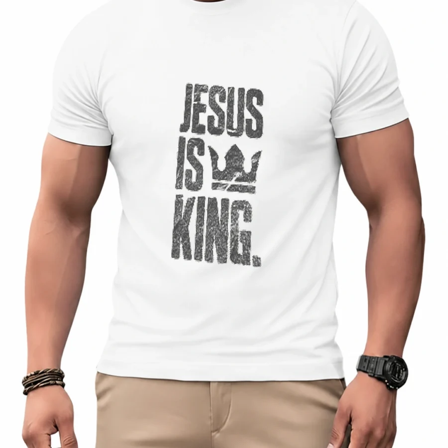 Camiseta dry unissex Jesus Is King em vista principal